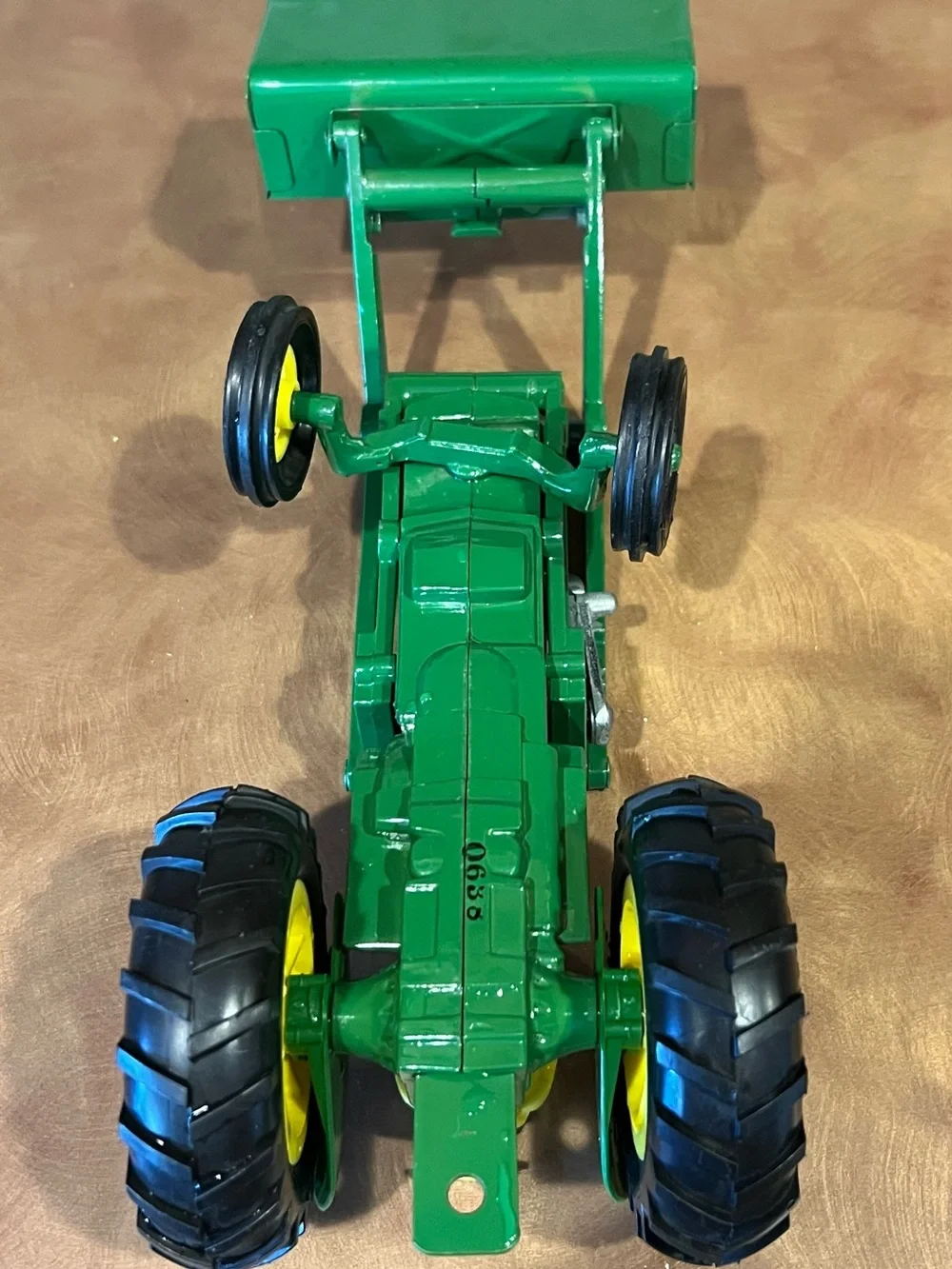 John Deere 0638 1/16 DieCast Utility Tractor w/Loader Toy